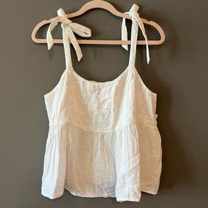 Stylish Old Navy White Tank Top with Tie Straps (Size Large) - NWT